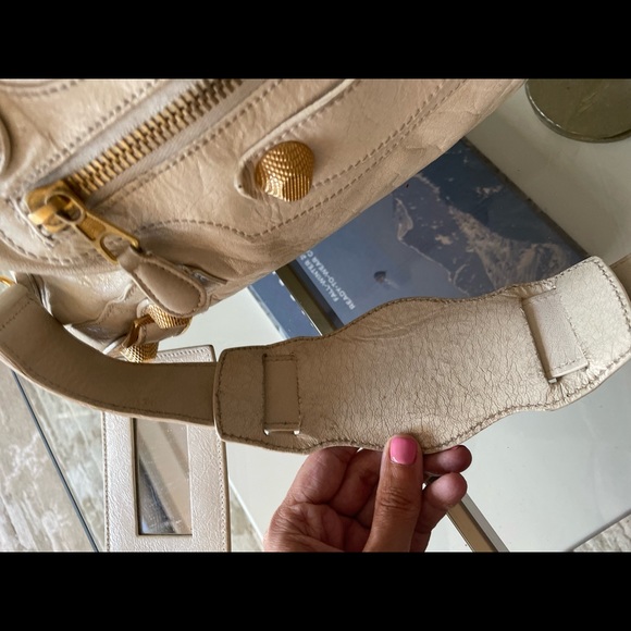 Balenciaga white city bag with gold detailing. Large size. - Picture 9 of 16